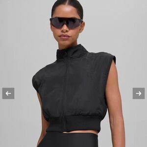 Alo Yoga In Motion Black Cropped Fleece Lined Vest XS